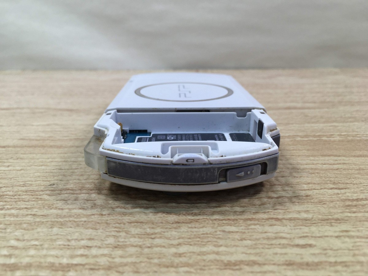 GD7446 Plz Read Item Condi PSP-3000 PEARL WHITE SONY PSP