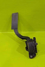 03 04 05 06 07 SIERRA 3500 ACCELERATOR PEDAL OEM 3883-7