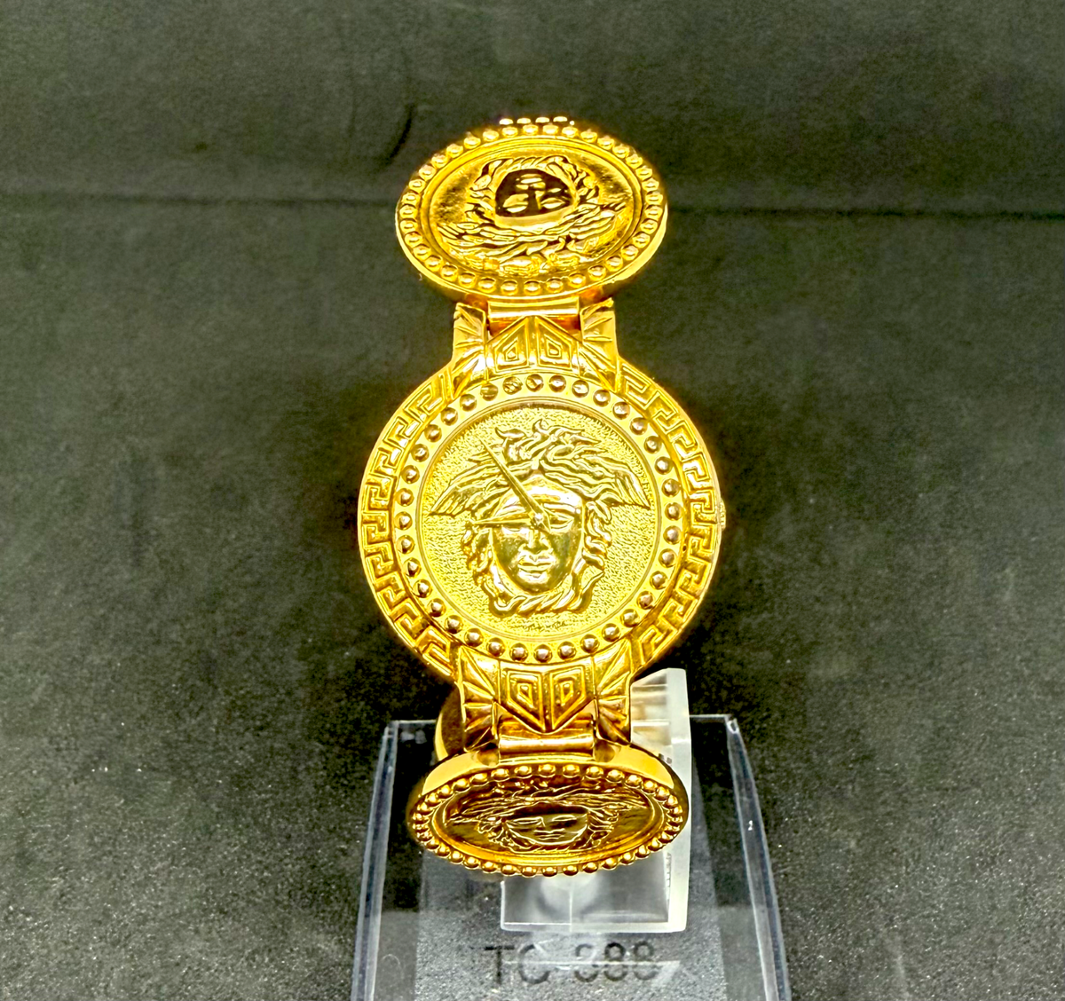 Gianni Versace ゴールド メッキ　腕時計 GIANNI VERSACE Gold Plated G10 LL Medusa Watch 7008002 | eBay