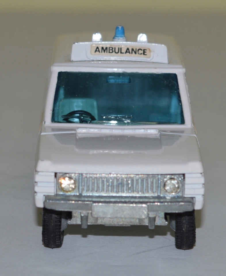 ENGLAND DINKY TOYS #268 RANGE ROVER AMBULANCE With Patient MINT IN BOX - Image 2 of 4