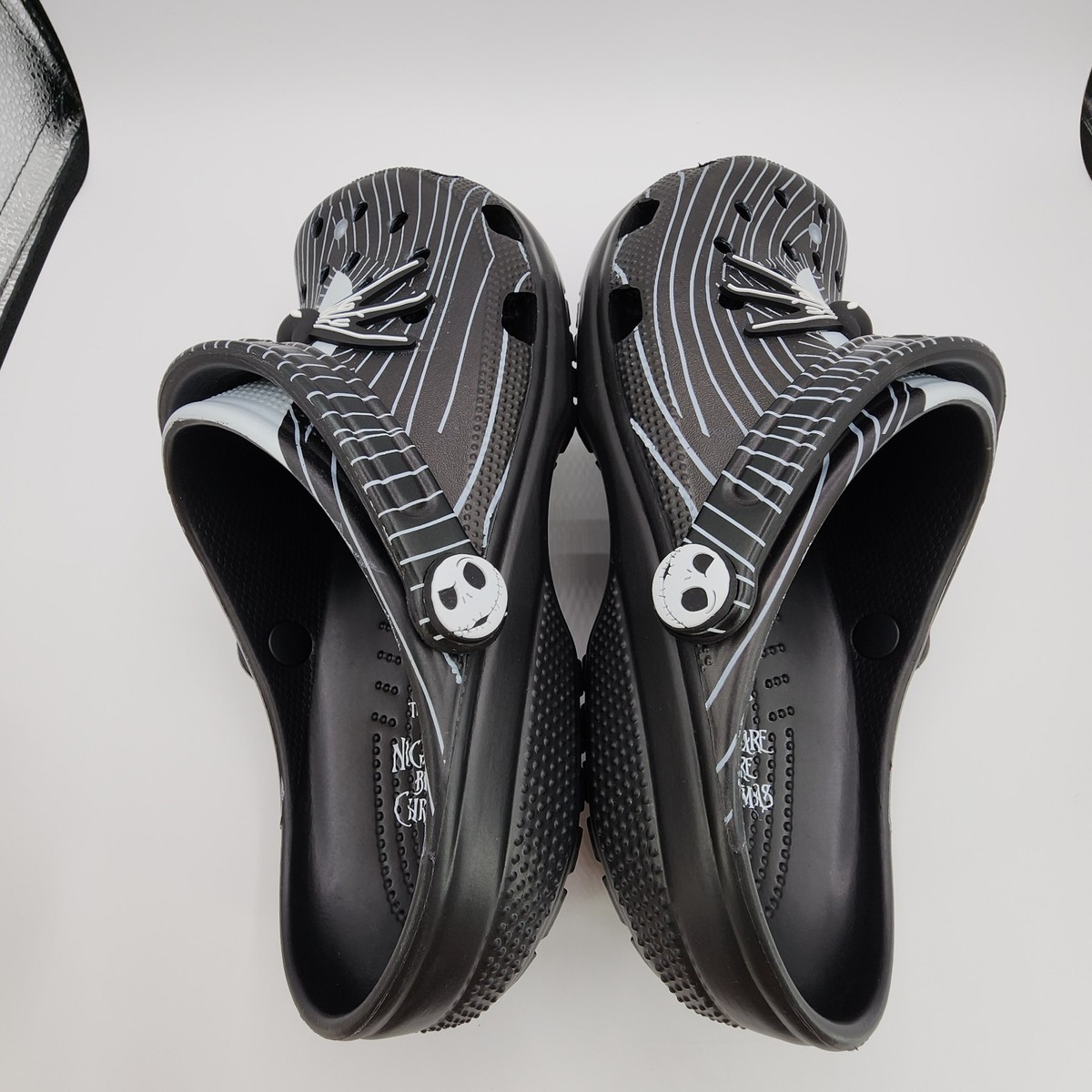 Crocs Nightmare Before Christmas M10 W12 Classic Clog Black  display picture 2