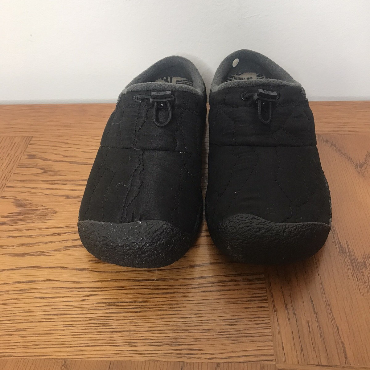 Keen Howser 3 Quilted Slip Ons Sz 7.5 | eBay display picture 1