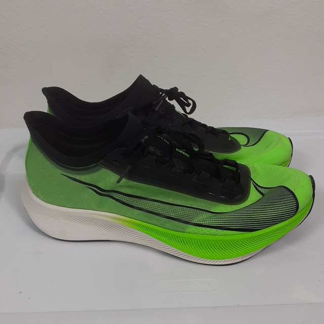 zoom fly 3 electric green