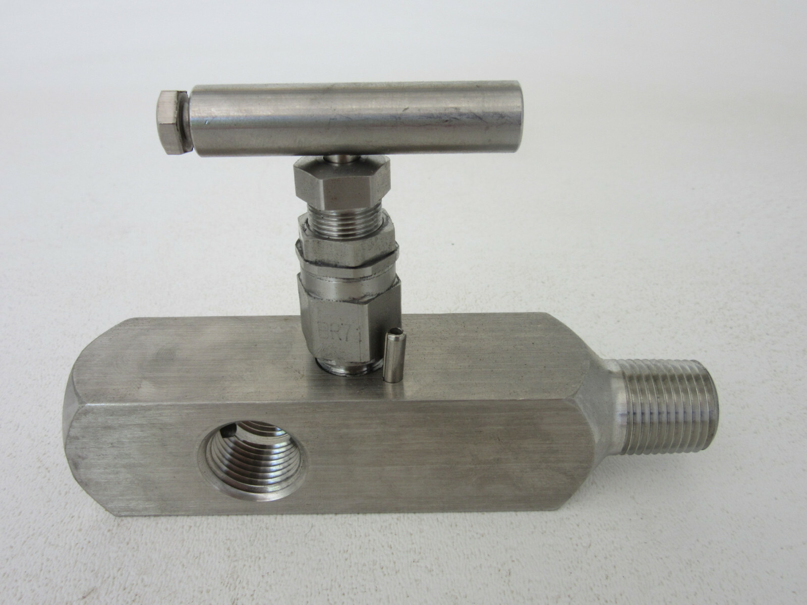 Parker 1/2 Male NPT x 1/2 FNPT Multiport Gauge Valve 316 Stainless