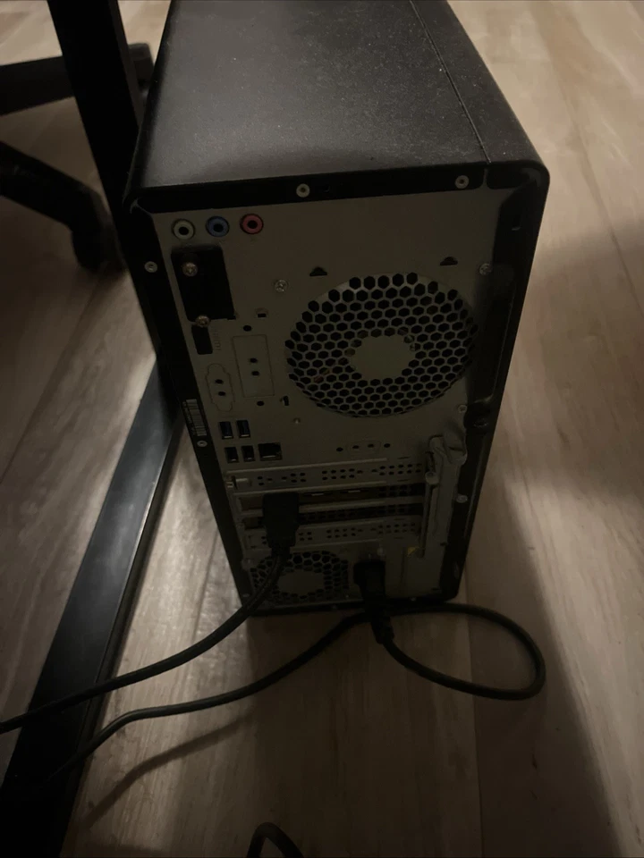 Unidad de escritorio HP Pavilion SSD de 1 TB rápida y confiable AMD Ryzen 5 Foto 2 de 2