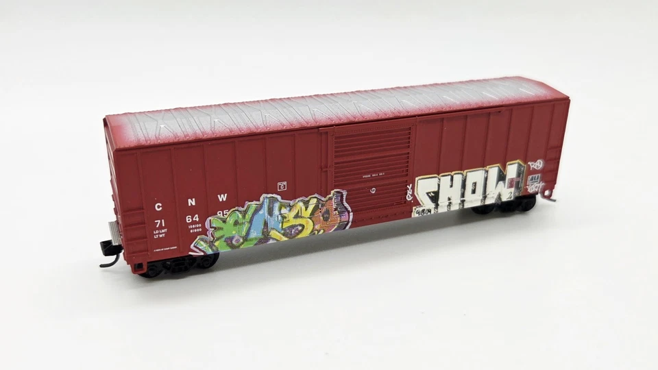 Fox Valley Models 8922 Chicago & NorthWestern #716495 FMC 5347 Boxcar w/Graffiti - Image 2 of 4