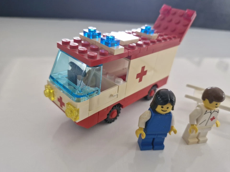 LEGO Town 6688 Ambulance, photo 2 sur 5