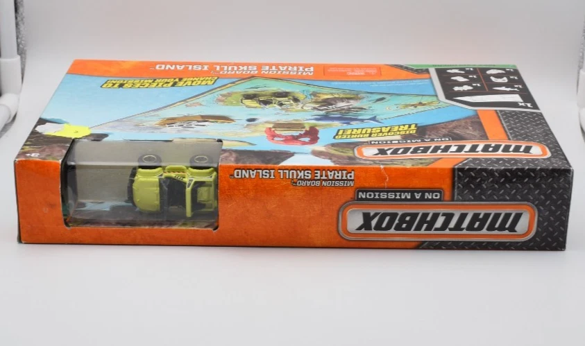 Matchbox Superfast Play Set on a Mission Pirate Skull Island. MBX... - Image 3 of 3