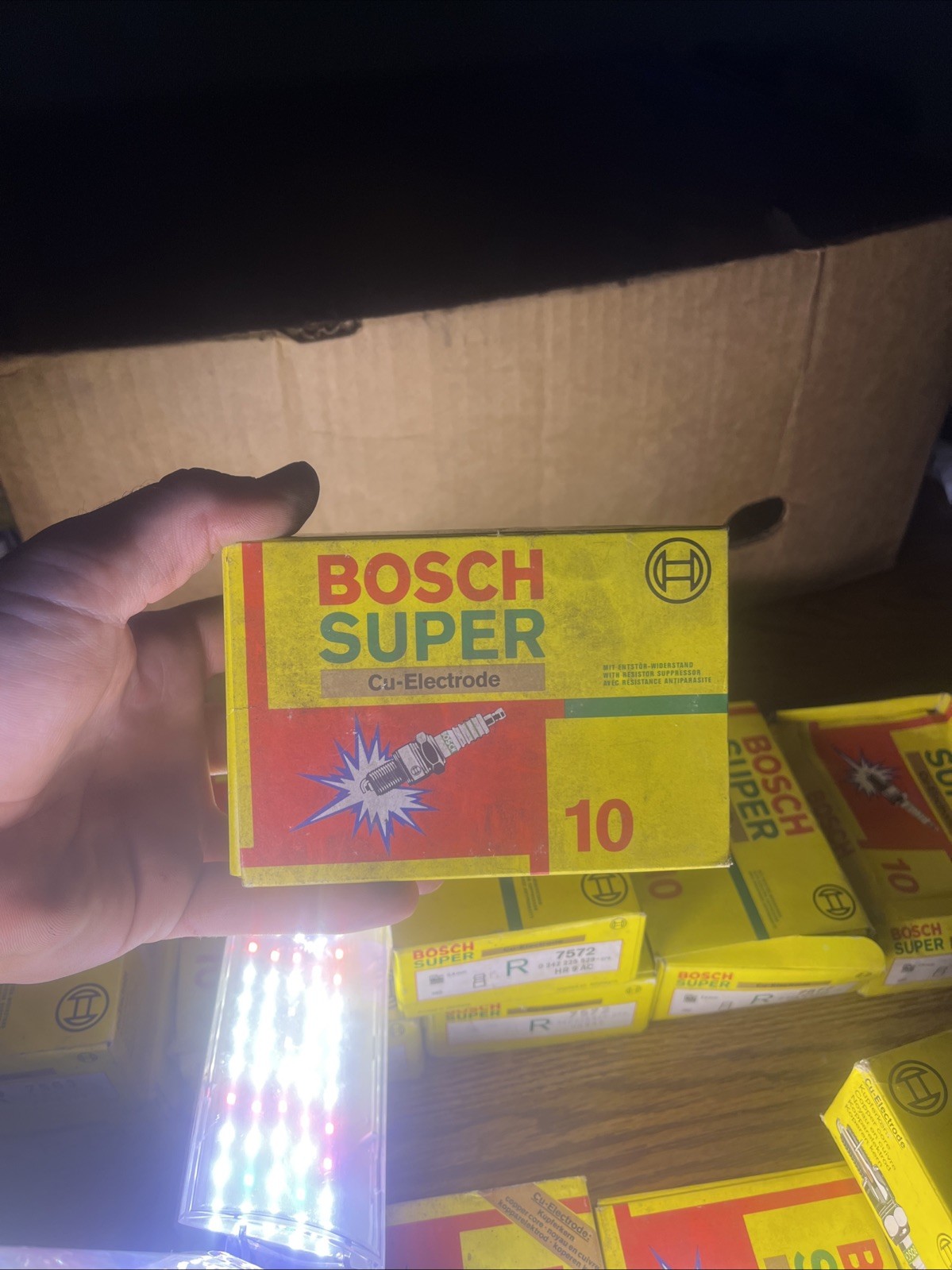 BOSCH 7506 Spark Plug WR8DC SALE