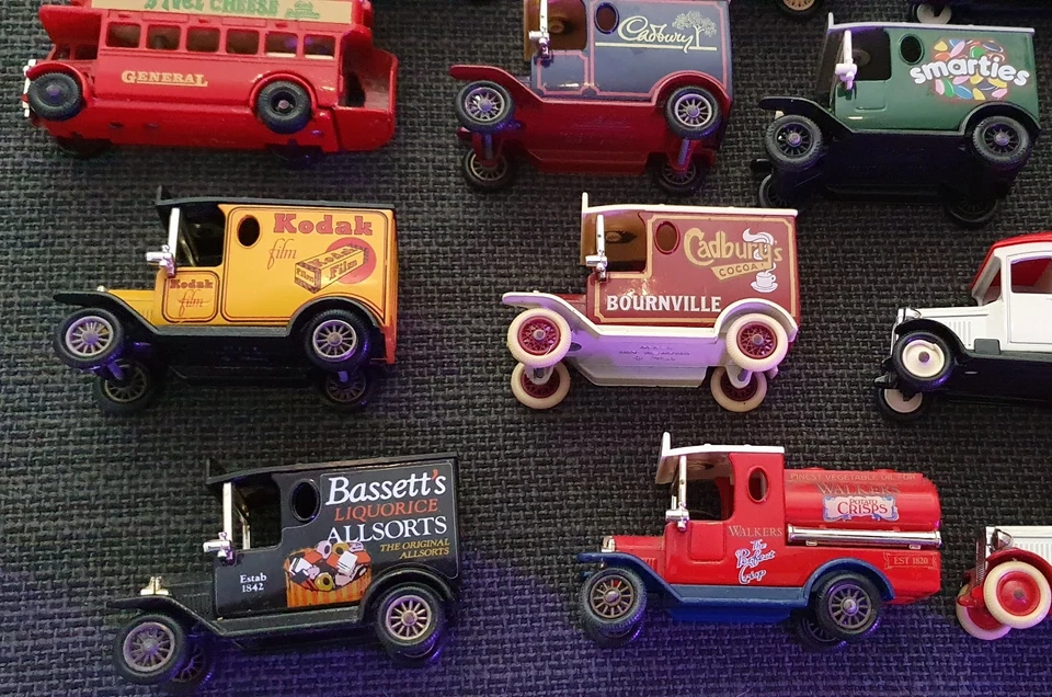 Lledo Days Gone Job Lot  Collection of 18 Vehicles Vans  Bus Cars Bundle Vintage - Image 3 of 4