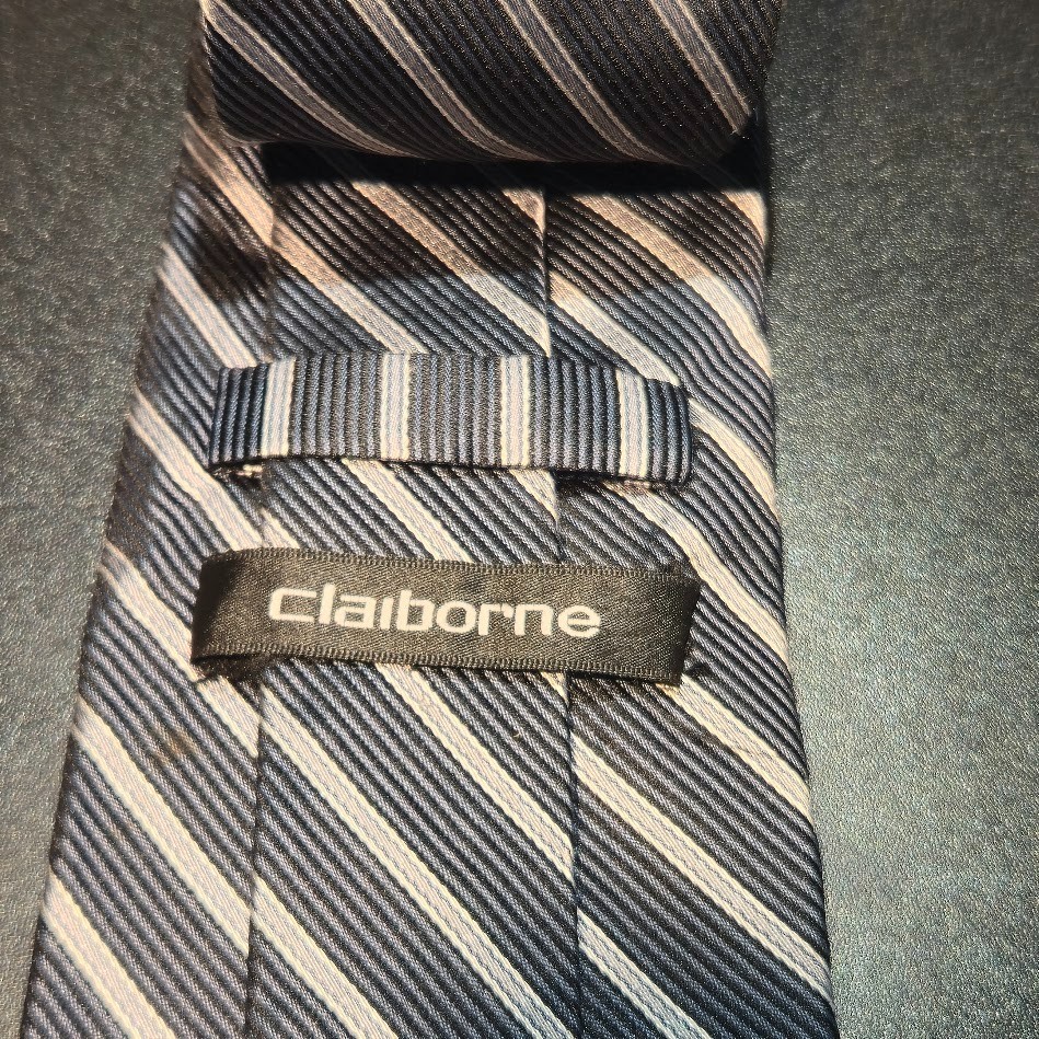Claiborne Blue Diagonal Striped 100% Silk Handmade Tie image 4