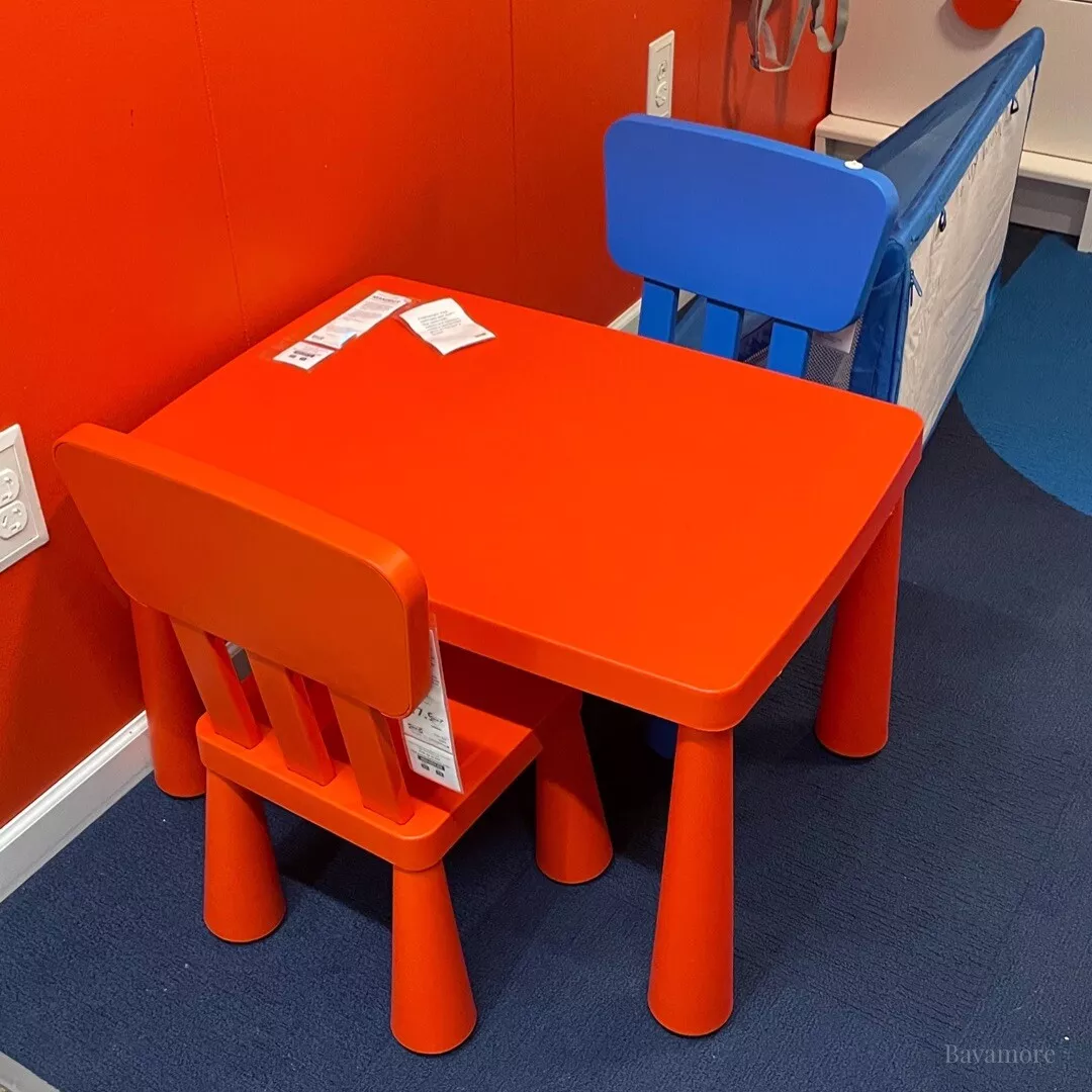 MAMMUT Mesa para niños, int/ext rojo, 77x55 cm - IKEA