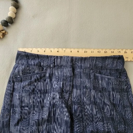 Adidas Golf Shorts Womens 6 Flat Front Zip Close Blue Abstract Pockets Golf - Image 3 of 4