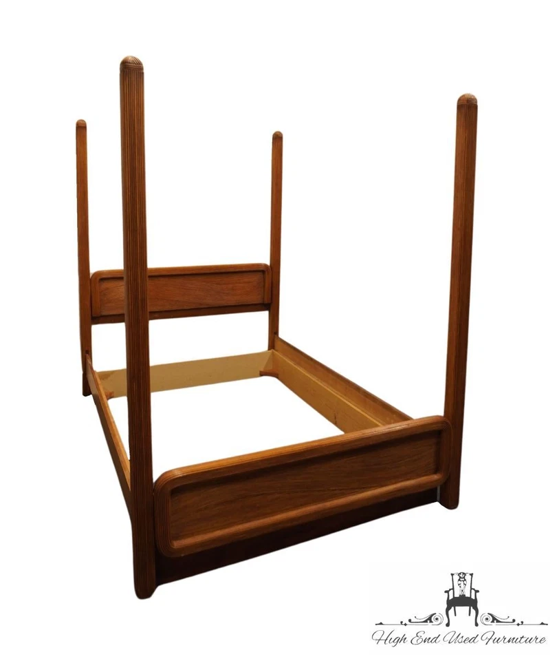 Cama con cuatro carteles AMERICAN DREW contemporánea moderna tamaño queen Foto 3 de 4