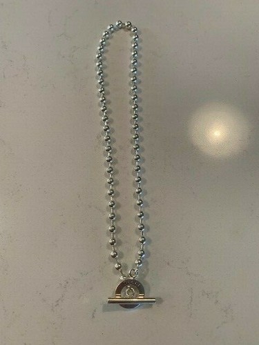 toggle necklace gucci