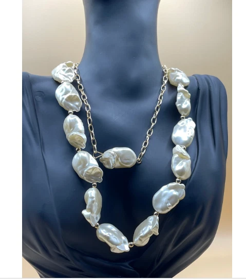 Collar de perlas gruesas, collar de perlas grandes de cadena dorada, collares boho de perlas Foto 4 de 4