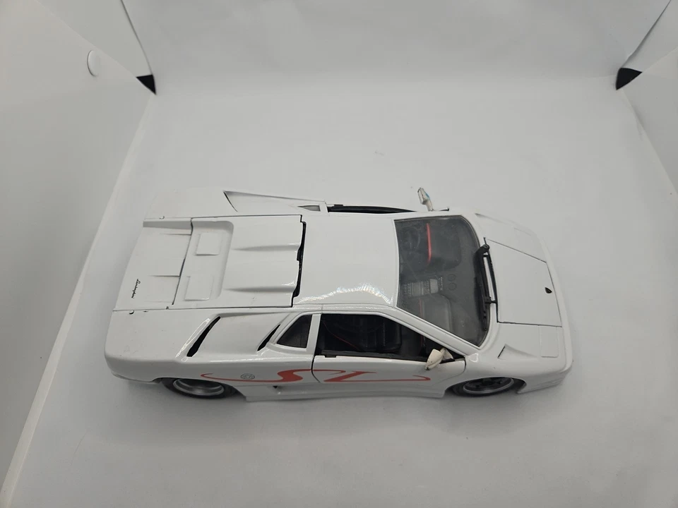 Maisto Die-cast 1:18 Lamborghini Diablo S V White pre owned #BXH - Image 2 of 4