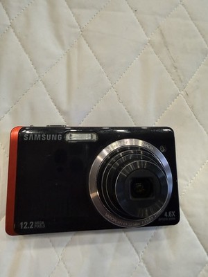 Samsung ST550 12.2MP Compact Digital Camera Selfie Screen