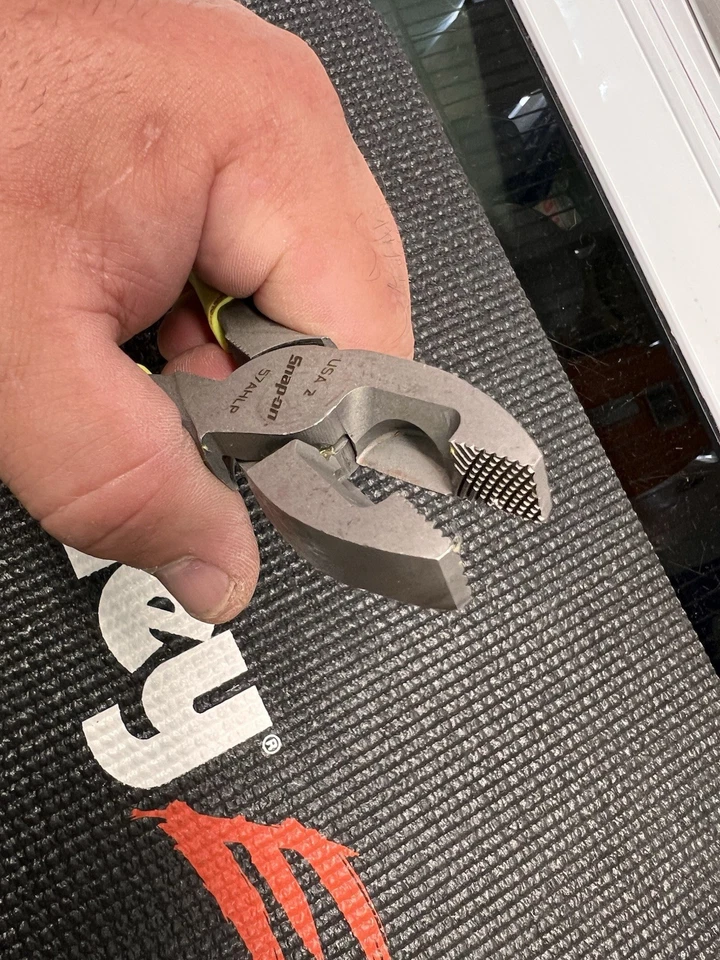 Snap-on Tools USA  7" HIGH VIS YELLOW Lineman's Pliers 57AHLP - Image 4 of 4