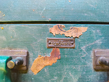 True Vintage Green Hard Suitcase Up to 40L Lockable w/ Handle  Latches