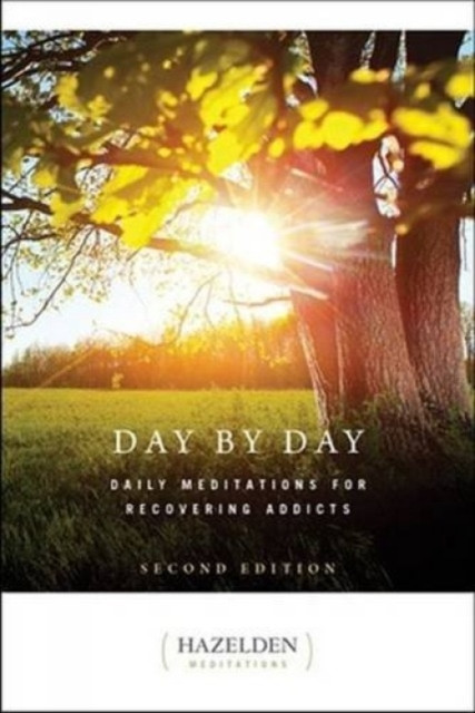 Day by Day by ANONYMOUS (Paperback Book)