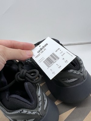 Size 5.5 Men's - adidas Yeezy 700 V3 Alvah Triple Black NEW with