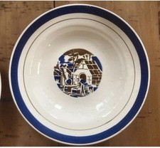 8 Assiettes Creuses Amieux Frères- Bretonnes au lavoir - Faïence - 22.2 cms