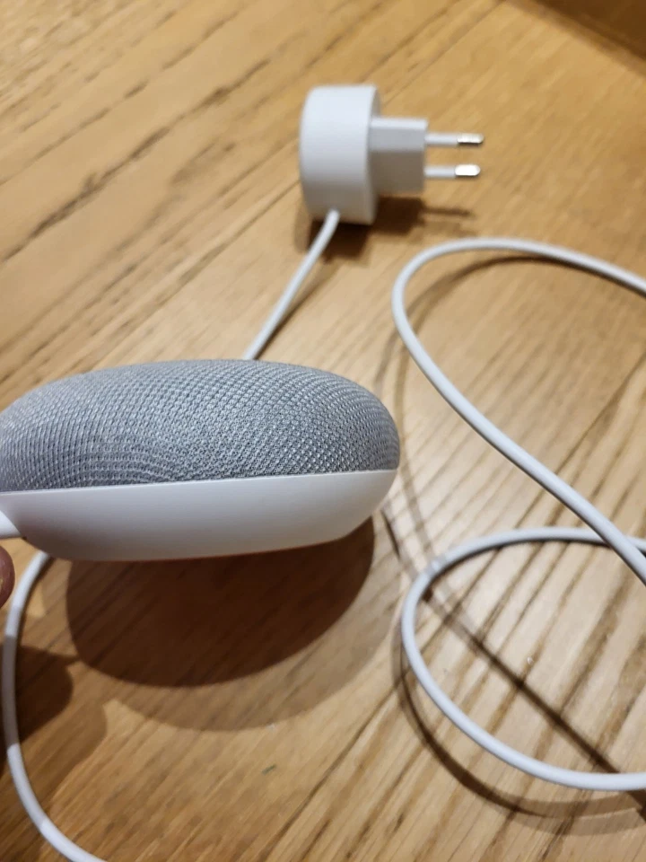 Google Home Mini Chalk Smart Speaker & Power Supply - Immagine 4 di 4