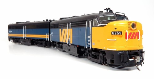 Spur H0 - Rapido Diesellokset FPA FPB VIA Rail Canada DCC mit Sound - 21610 NEU | Zustand: Neu