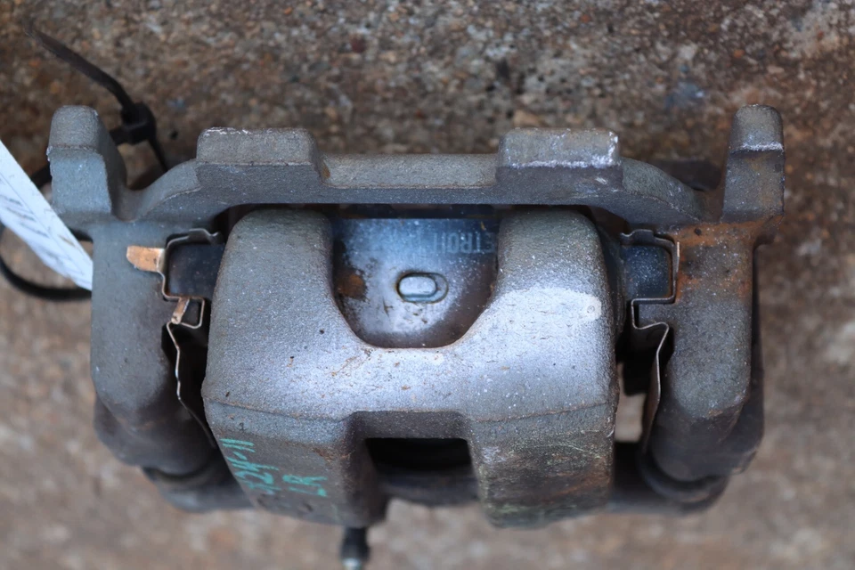 Pinza de freno trasera izquierda Infiniti FX35 FX37 QX70 2010-2013 OEM Foto 2 de 4