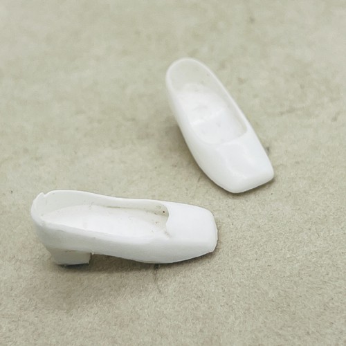 Scarpe decolte vintage Barbie Francie mod bianche punta quadrata tacco Taiwan - Foto 6 di 8
