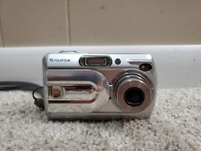 Fujifilm FinePix A Series A340 4.0MP Digital Camera - Silver Repair or Parts