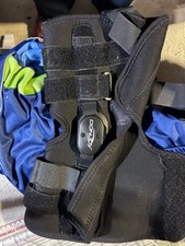 DonJoy Hinged Knee Brace-Drytex Wrap Around- Med