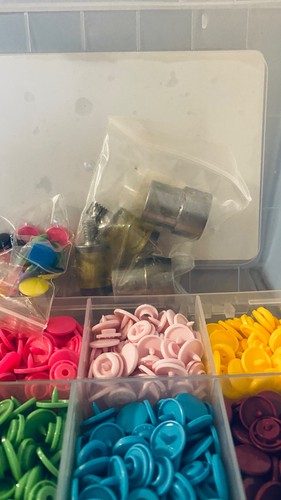 KAM Snaps Starter Fastener Kit 360 pcs size 20 plus Snap Pliers - Picture 4 of 5