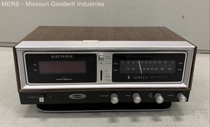 Electronic Zenith Solid State Alarm Clock