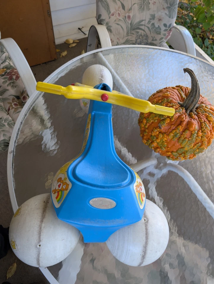 RARO! Triciclo com rodas 26" Care Bears Bubble TRIKE plástico vintage década de 1980 scooter - Imagem 2 de 4