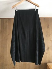 ISSEY MIYAKE Pleated Solid Skirts for Women for sale | eBay ISSEY MIYAKE Pleated Solid Skirts for Women for sale | eBay