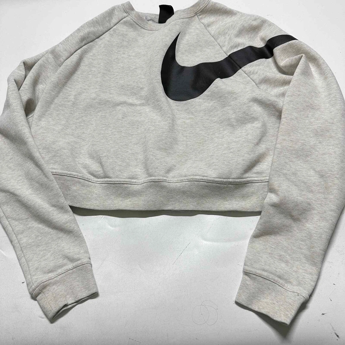 Nike beige cropped sweatshirt hot sale
