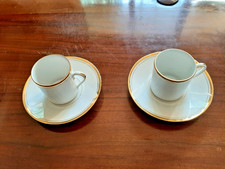 Paire de tasses en porcelaine ancienne