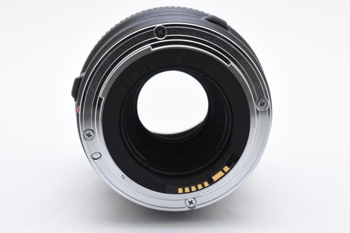 Canon EF 100mm f/2.8 USM Macro Lens EF Mount Sharp Close-Up Telephoto Lens - Picture 6 of 11