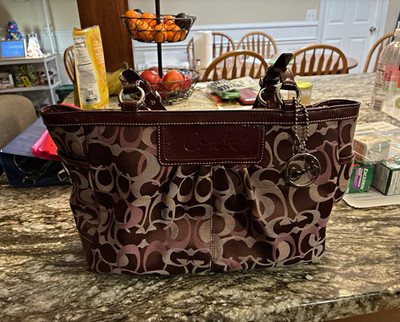 Coach dark pink Signature Logo Tote Shoulder Bag Zip Closure Burgundy Strap