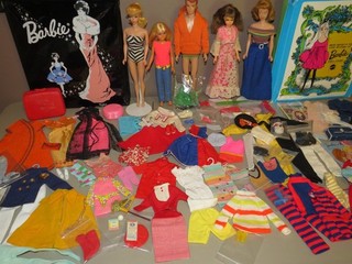 Vintage Barbie Skipper Allan Francie Midge clothing and case LOT #2
