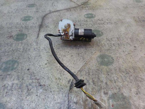 Windshield wiper linkage and motor