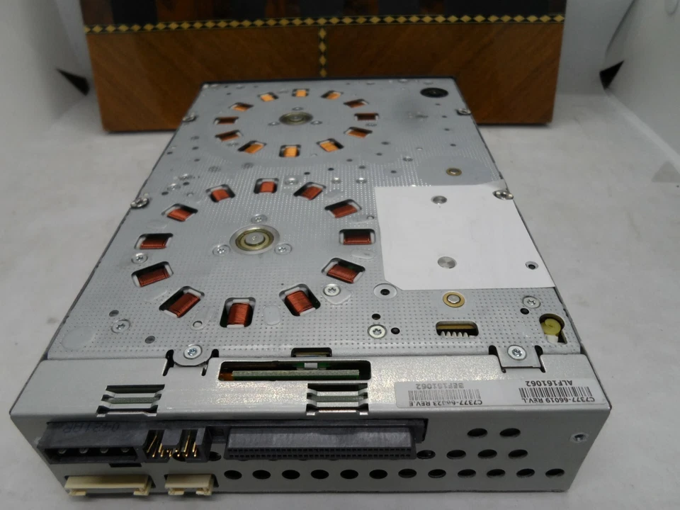 Unidad de cinta interna HP Ultrium 215 C7377-60040-ZN LTO1 RETIRADA DE EXTERNA Foto 4 de 4