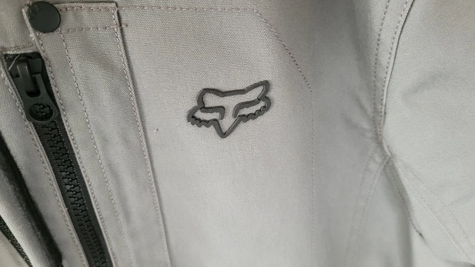 Chaqueta con capucha gris XL Fox Racing para hombre usada Foto 3 de 4