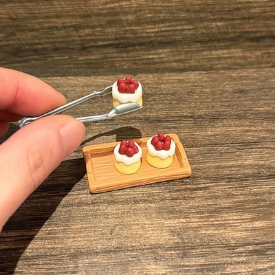 1:12 Dollhouse Miniature Strawberry Cake Tray Bread Clip Model Set Toys