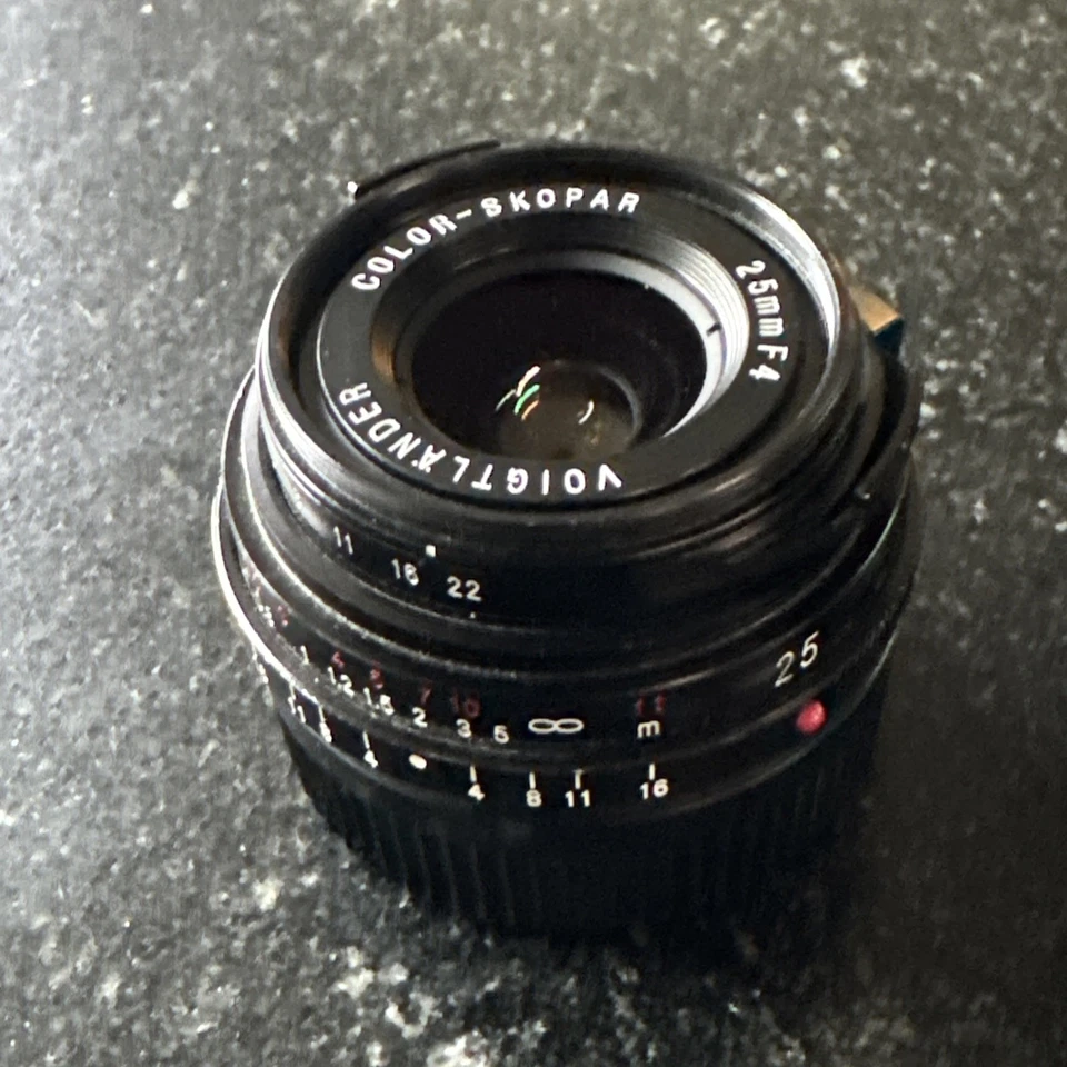 Voightlander COLOR-SKOPAR 25mm F/4 Leica M Mount - Image 3 of 4