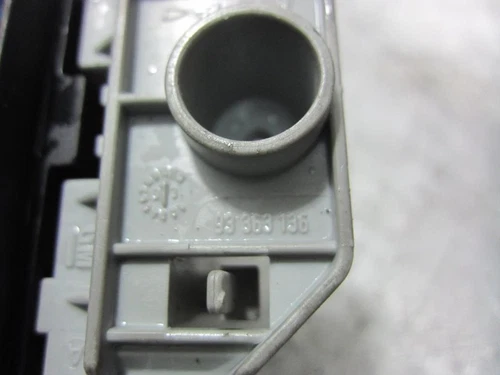 93363136 Caja Reles/Fusibles para OPEL MERIVA Enjoy 2004 1637395 - Imagen 2 de 9