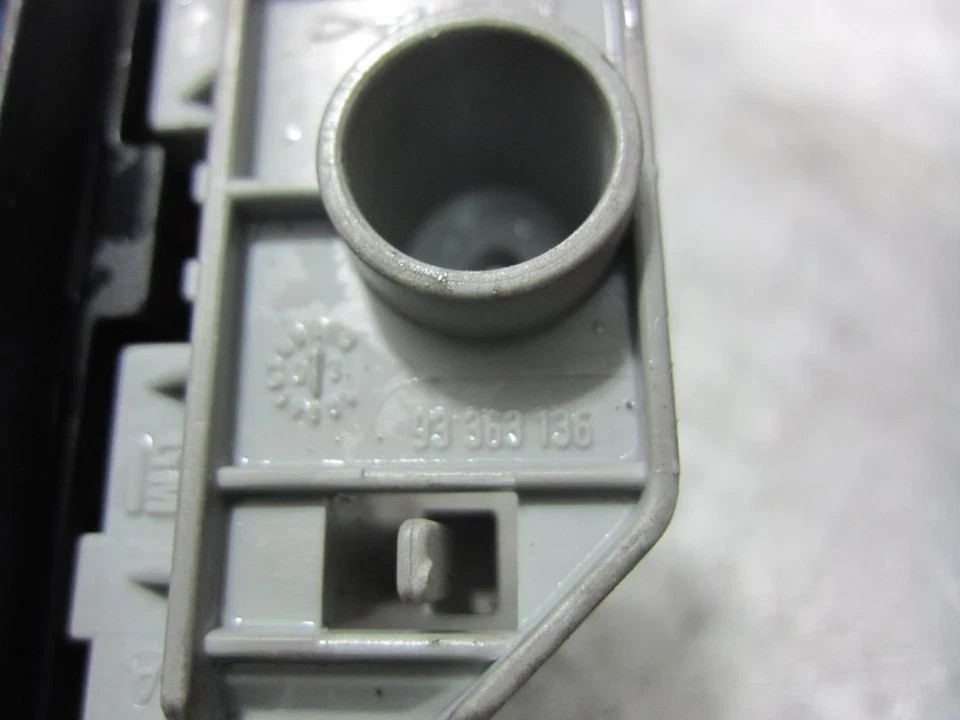 93363136 Caja Reles/Fusibles para OPEL MERIVA Enjoy 2004 1637395 - Imagen 2 de 4