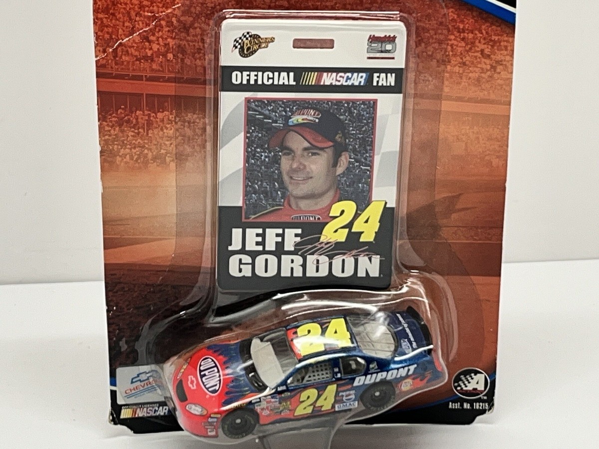 Jeff Gordon #24 NASCAR DuPont 1:64 Scale W/Official Fan Badge New